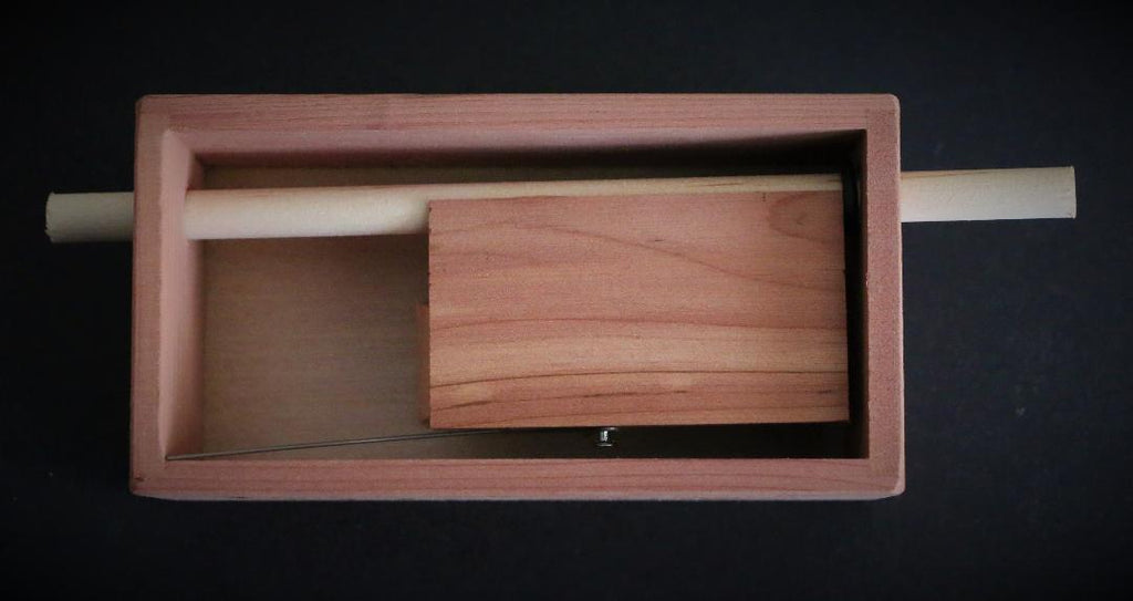 Push Box Call Cedar Push Button Cackle Box (Deluxe Model) – Mountain Hollow Game Calls